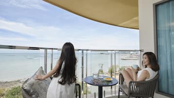 Minibar, in-room safe, blackout curtains, free WiFi