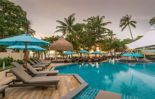 2 outdoor pools