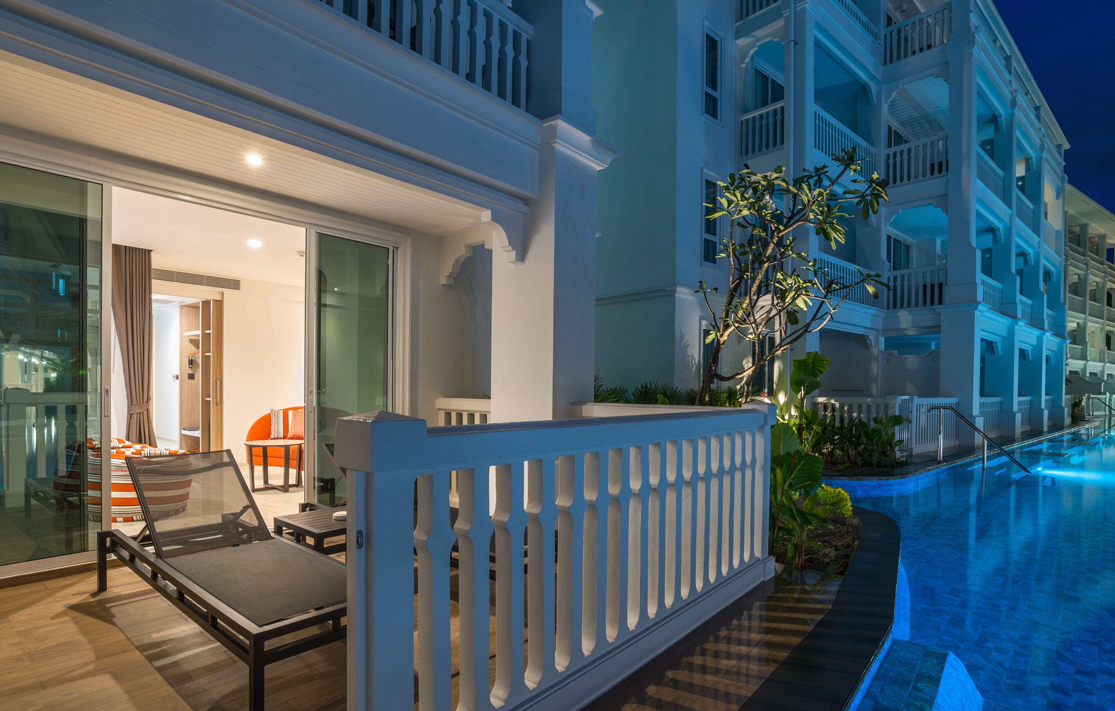 Caja de seguridad en la habitación, escritorio y cortinas blackout 