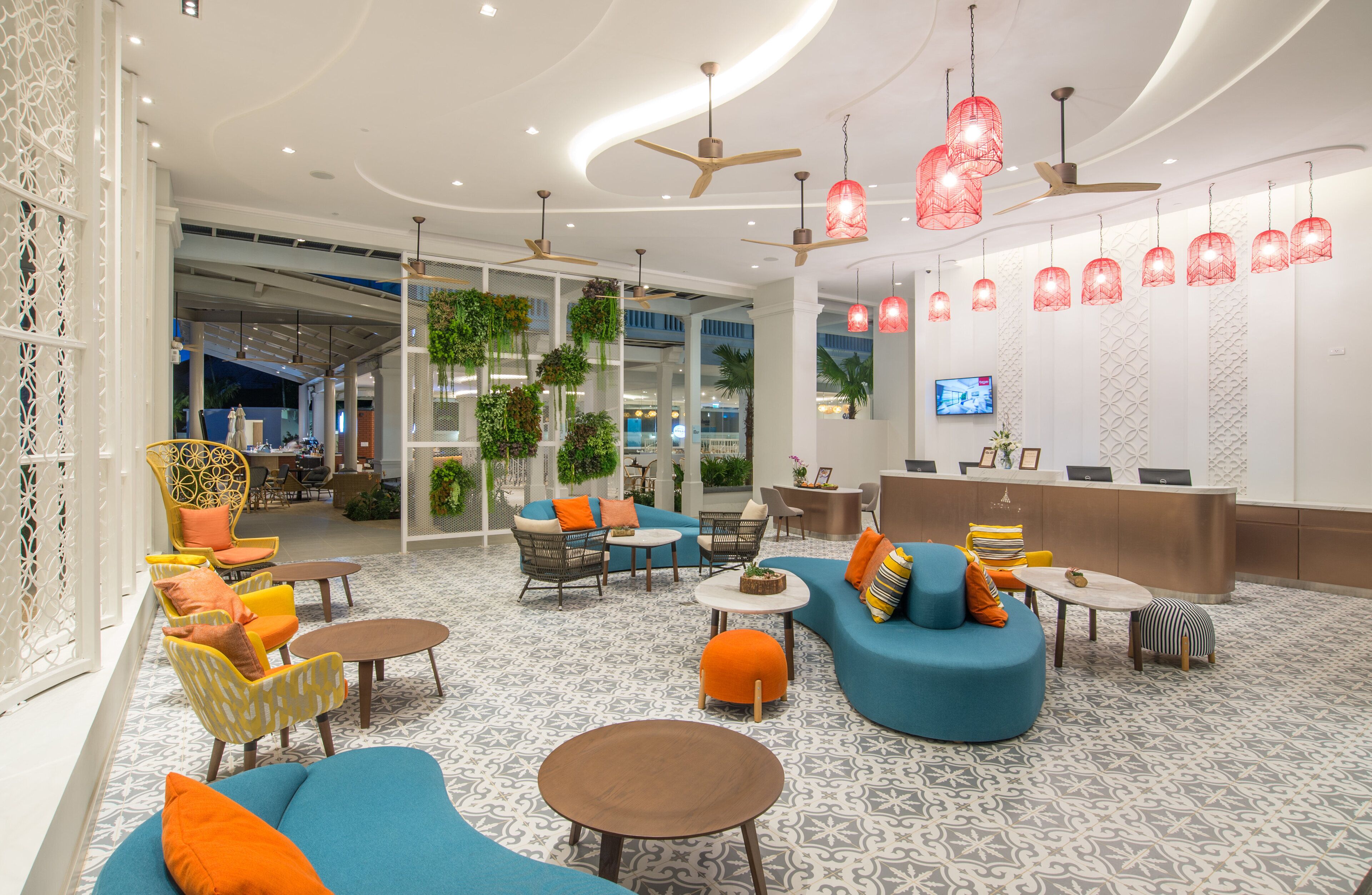 Lobby-lounge