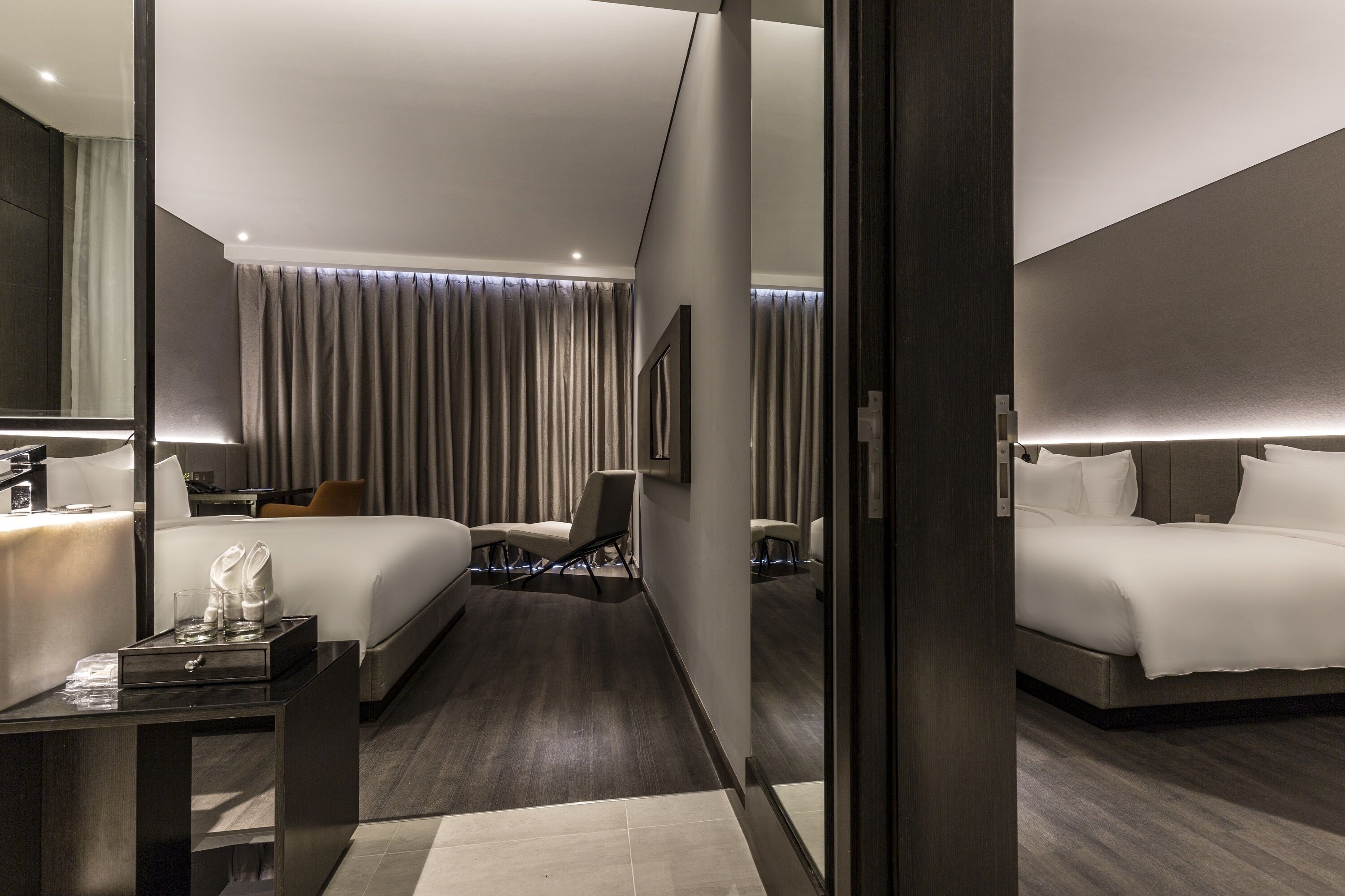 Een minibar, een kluis op de kamer, geluiddichte muren, gratis wifi