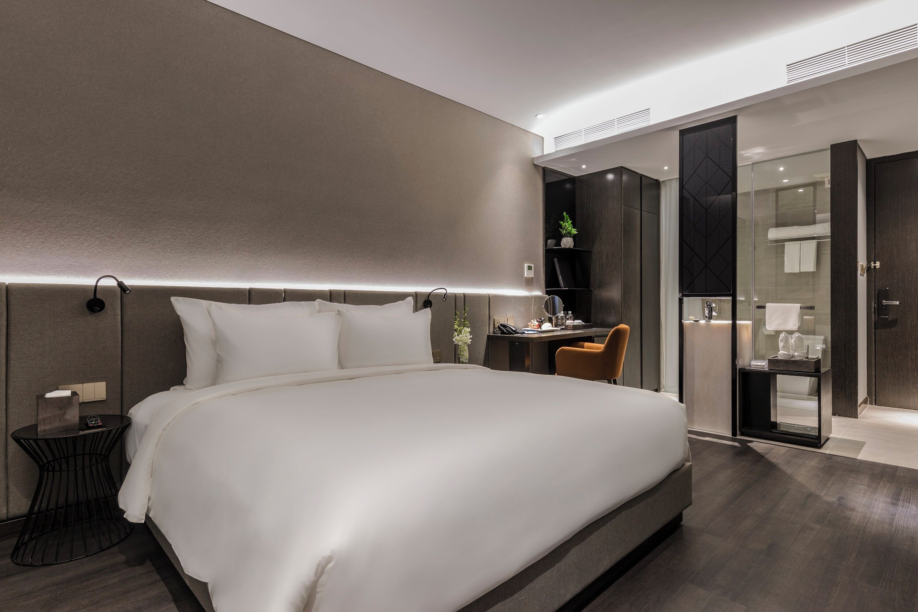 Premier Double Room - High Floor | Minibar, in-room safe, individually furnished, soundproofing