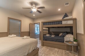 5 bedrooms, WiFi, bed sheets