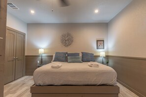 5 bedrooms, WiFi, bed sheets