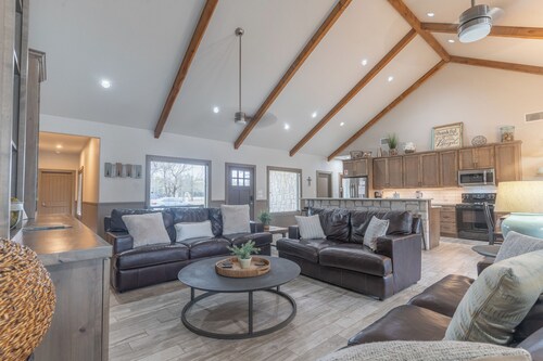 Vacation home with great amenities!