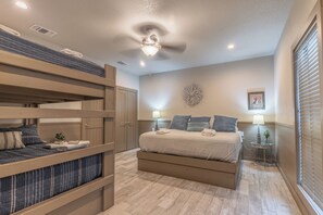 5 bedrooms, WiFi, bed sheets