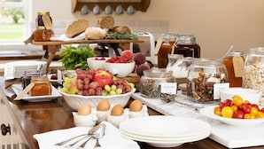 Kontinental frokost hver dag (mot et tillegg)