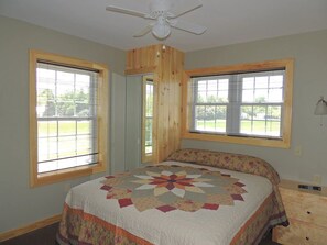 5 bedrooms, WiFi, bed sheets