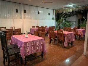 Free daily cooked-to-order breakfast