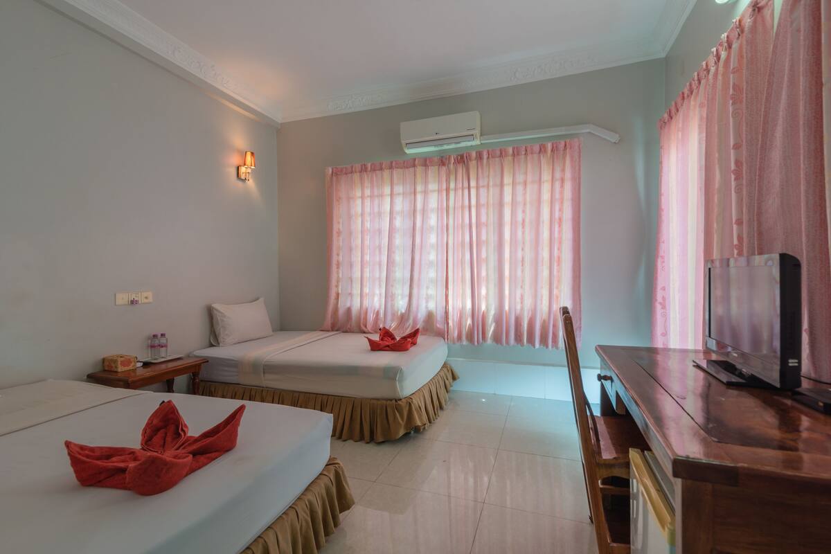 Minibar, in-room safe, desk, blackout curtains
