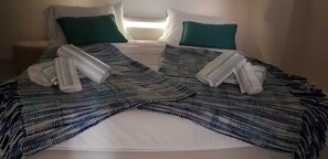 2 Schlafzimmer, Schreibtisch, Bügeleisen/Bügelbrett, WLAN