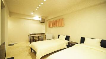 Habitación con 2 camas individuales, para no fumadores (Small) | Decoración personalizada, wifi gratis y ropa de cama