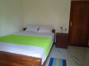 Escriptori, habitacions insonoritzades, wifi gratuïta i roba de llit 