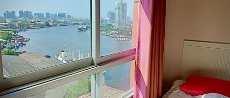 1 habitación, tabla de planchar con plancha, internet y ropa de cama