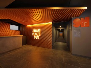 Reception - Smart Place Inn Kyoto Nijojo-mae Station (Kyoto)