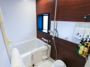 Kombinert dusj/badekar og dype avslapningsbadekar