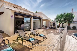 Outdoor dining - Isabel - Charming villa in Galé (Galé)