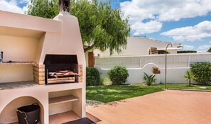 Terrace/patio - Isabel - Charming villa in Galé (Galé)