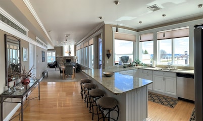 Pier Harbor Condo #2-Downtown