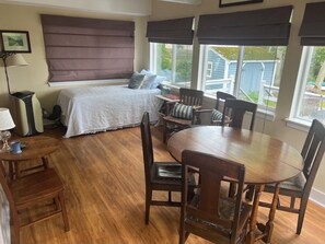 3 chambres, fer et planche à repasser, Wi-Fi gratuit, draps fournis