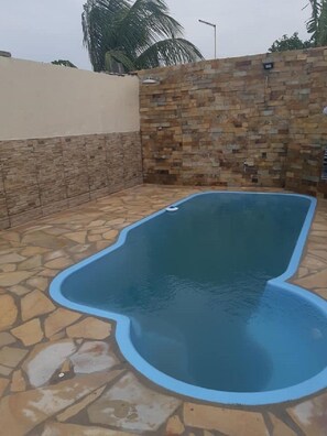 Piscina externa, piscina aquecida