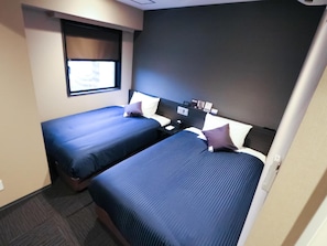 Individually decorated, desk, laptop workspace, blackout curtains - HOTEL LiVEMAX Tokyo-Otsuka Ekimae (Tokyo)