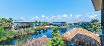 Amazing home with a private pool! Boat Parking!