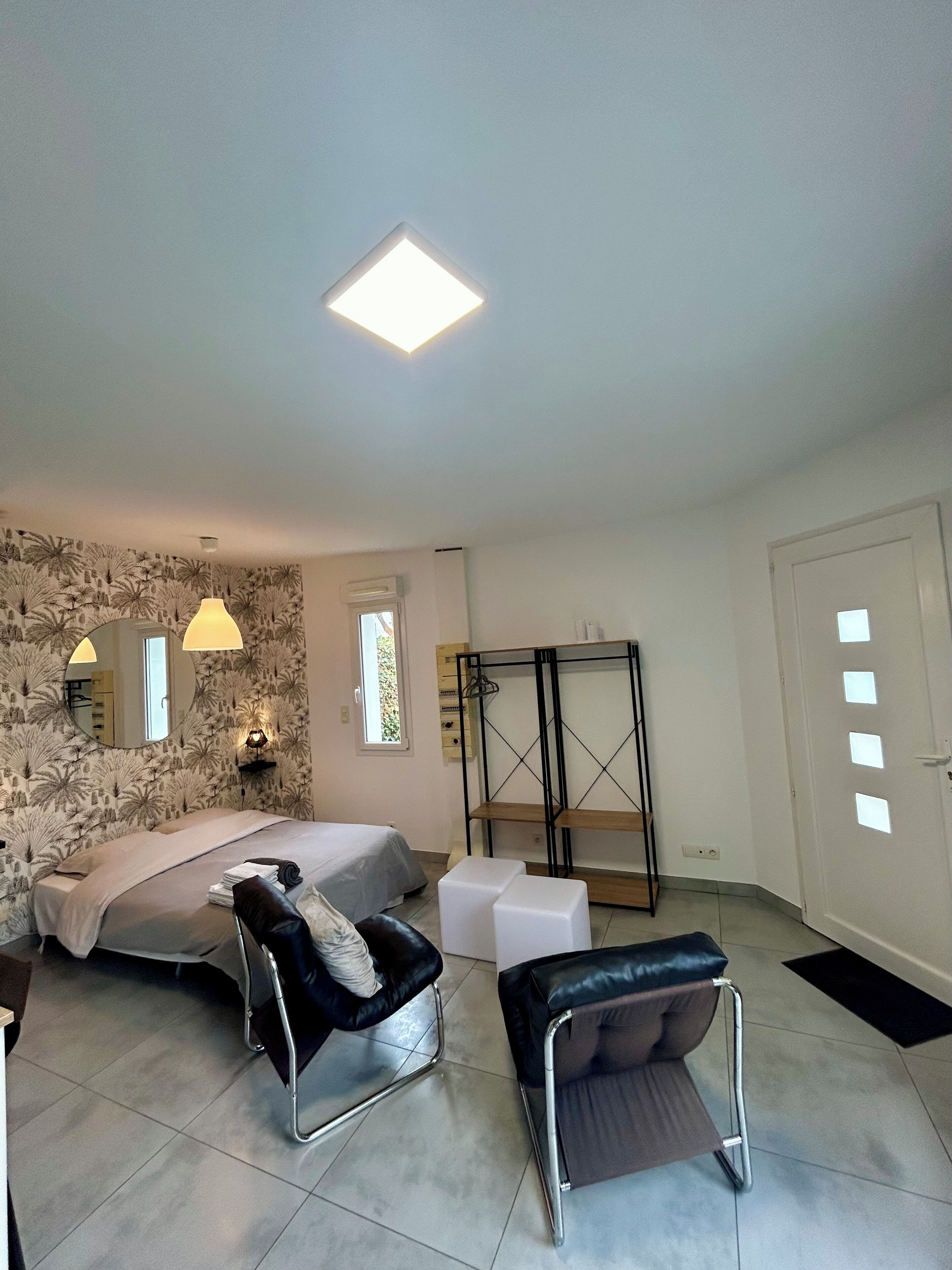 免费 WiFi、床单