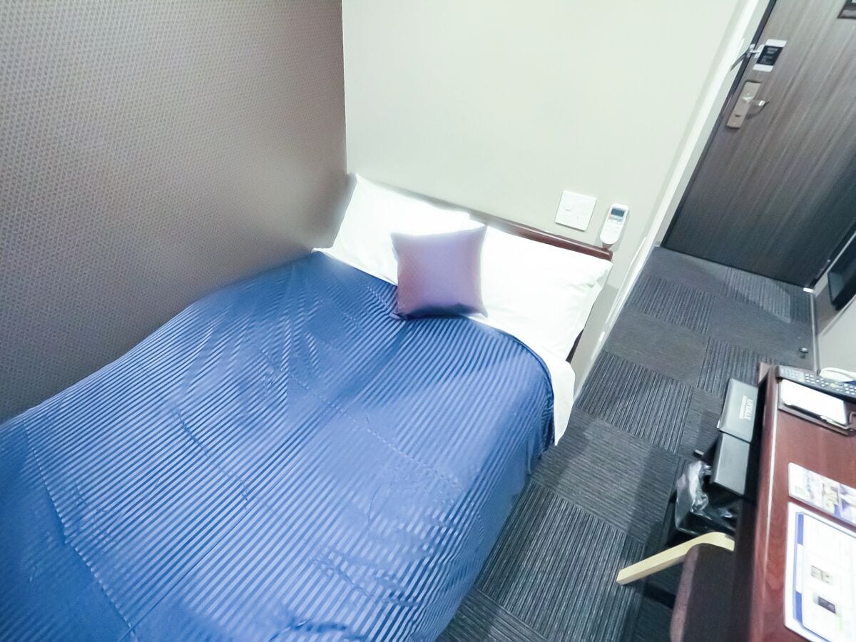 Desk, laptop workspace, iron/ironing board, free WiFi