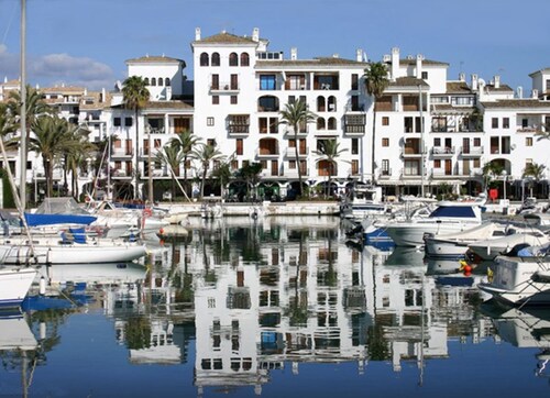 Stunning two bedroom apartment 500 metres from the beach with sea views.