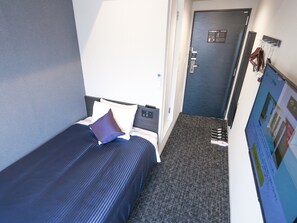 Individually decorated, desk, laptop workspace, blackout curtains - HOTEL LiVEMAX AKASAKA (Tokyo)