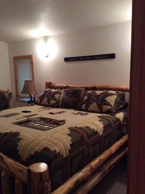 4 Schlafzimmer, Bügeleisen/Bügelbrett, kostenloses WLAN, Bettwäsche