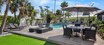 Vacay in Luxury! 2 mins to the Beach!