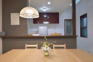 Private Vacation Home | In-room dining