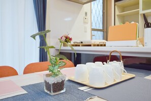 House (Private Vacation) | Makan dalam bilik