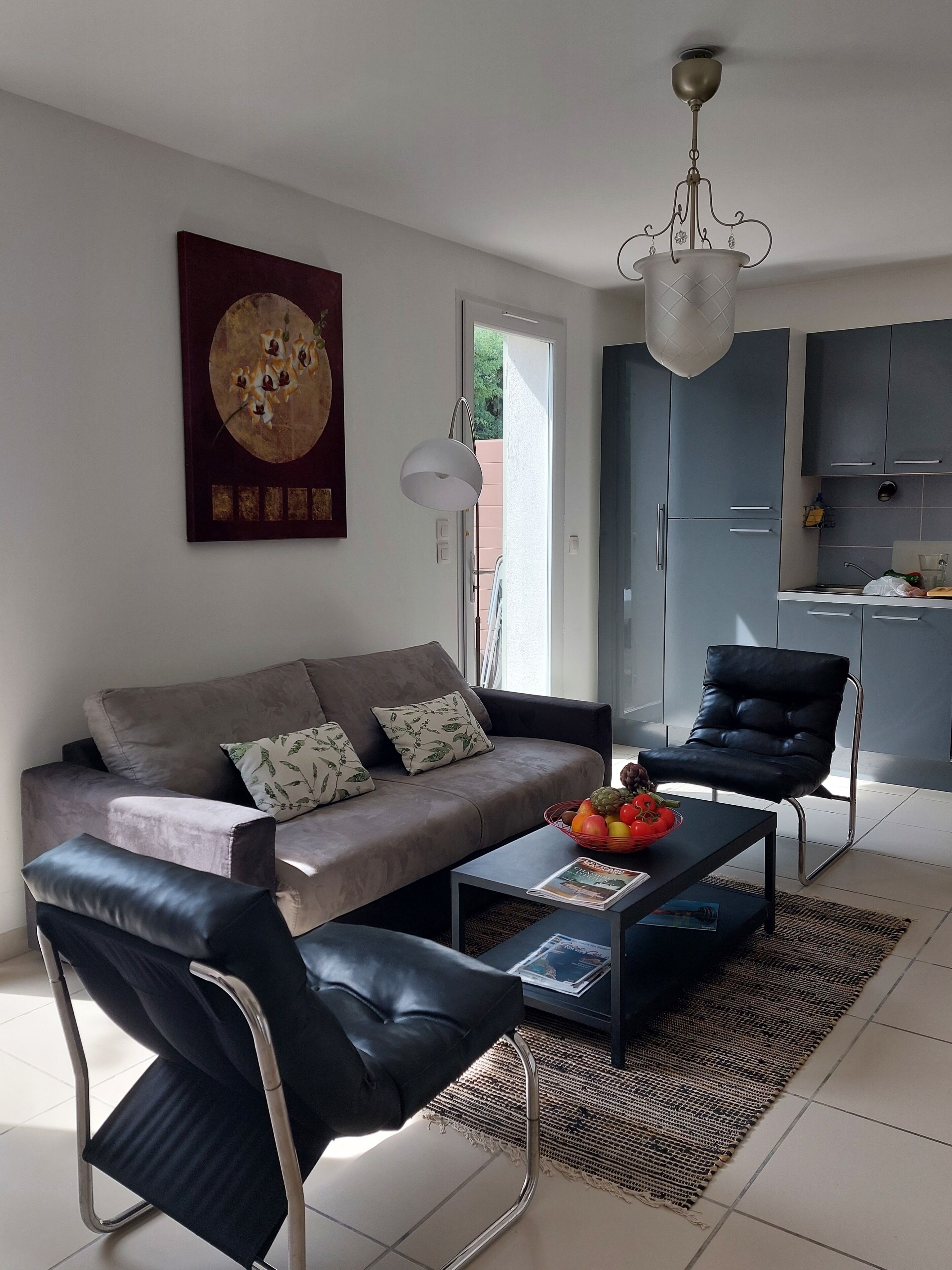 Smart-tv, een dvd-speler en een stereo