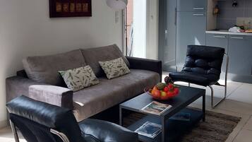 Smart-tv, een dvd-speler en een stereo