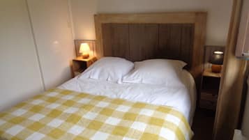 2 Schlafzimmer, Bügeleisen/Bügelbrett, Reisekinderbett, Bettwäsche