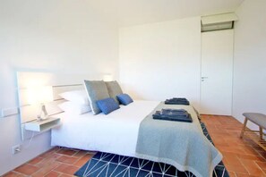 2 Schlafzimmer, Bügeleisen/Bügelbrett, kostenloses WLAN