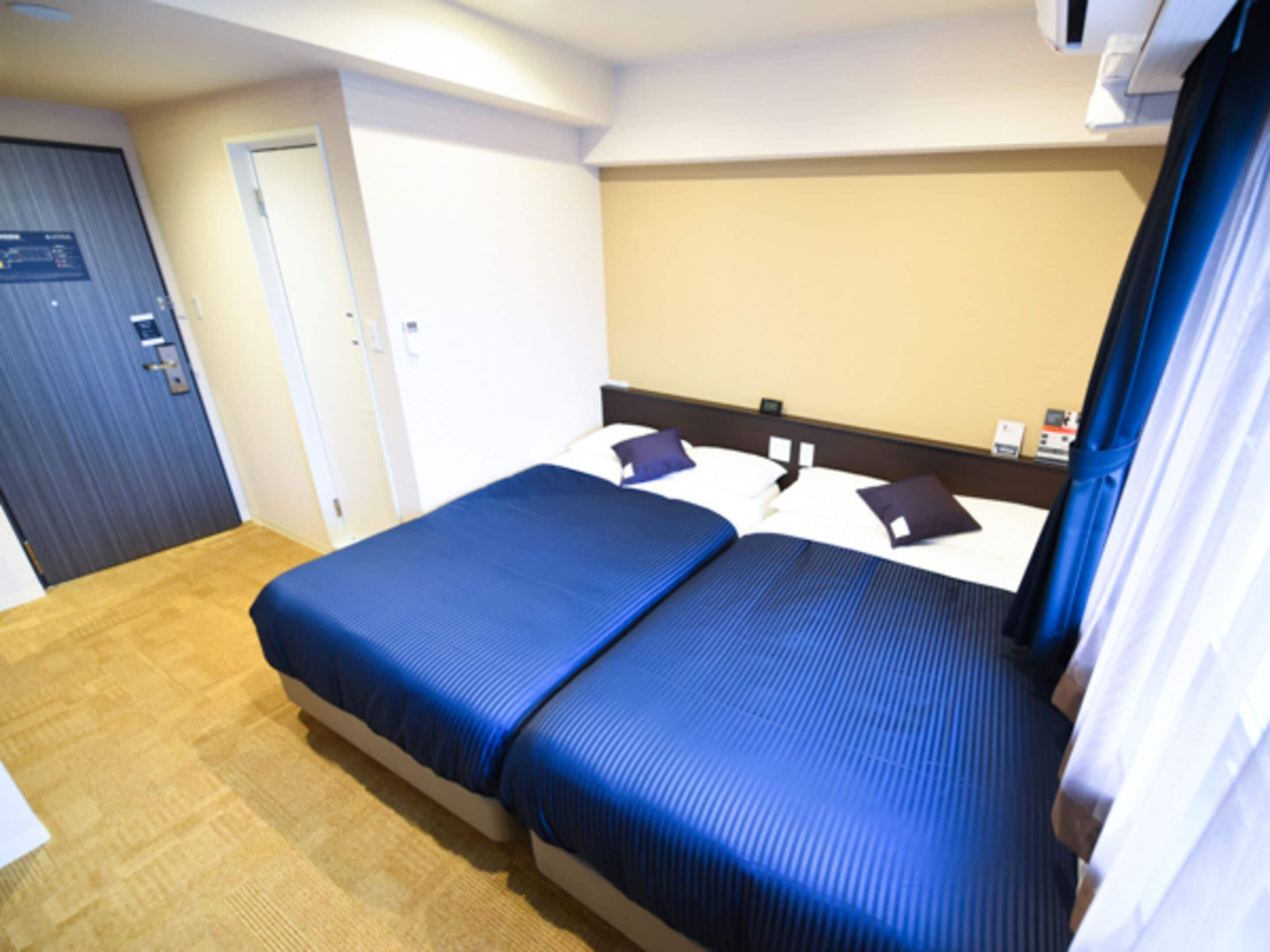 iron/ironing board, free wifi