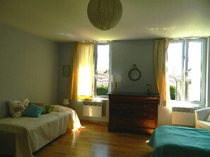 2 dormitorios, tabla de planchar con plancha, wifi gratis y ropa de cama