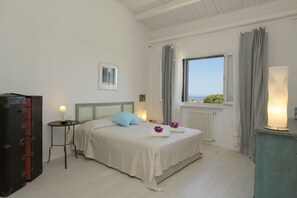 3 chambres, fer et planche à repasser, Wi-Fi, draps fournis