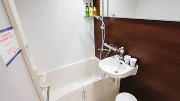 Bañera con ducha, bañera profunda, artículos de tocador gratuitos