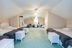 9 habitaciones, tabla de planchar con plancha y wifi gratis 