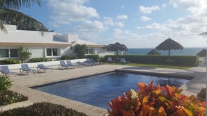 Pool - Oceanfront Tranquil Condo (Puerto Morelos)