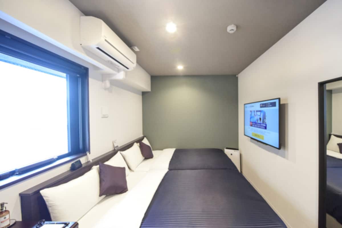 iron/ironing board, free wifi