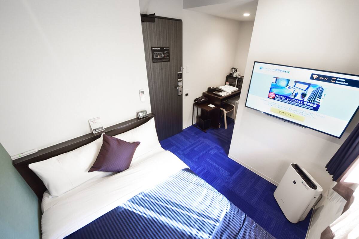 iron/ironing board, free wifi