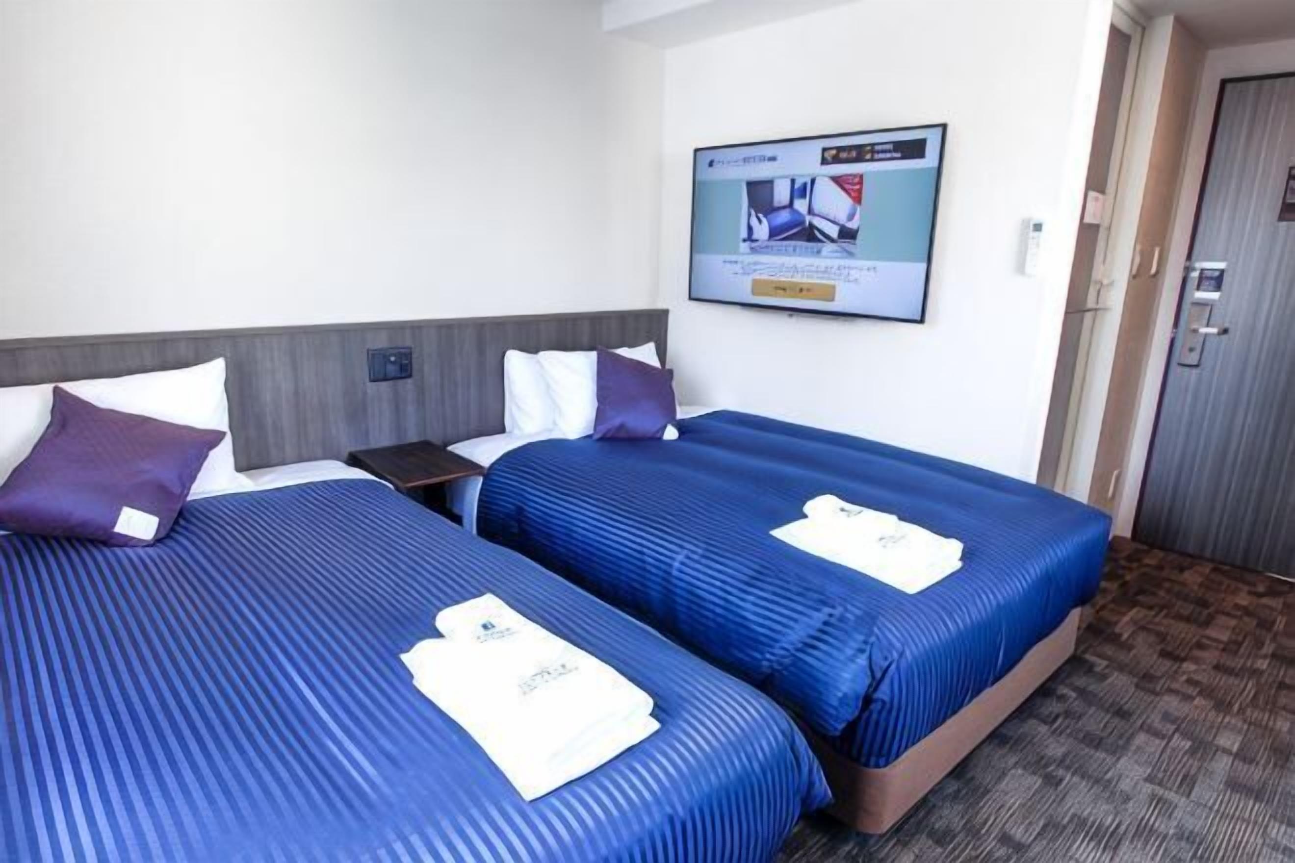 Desk, laptop workspace, iron/ironing board, free WiFi