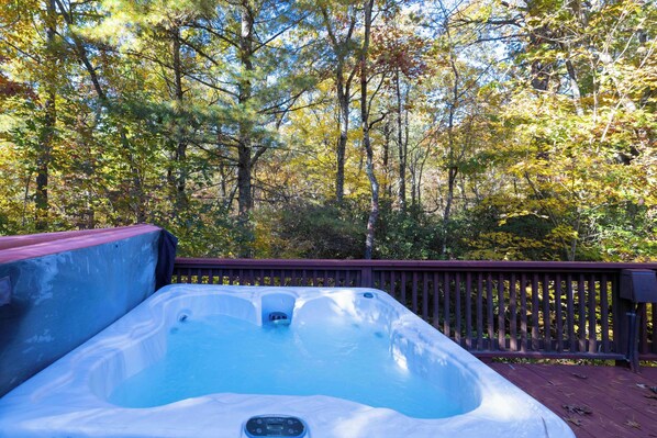 Tina de hidromasaje al aire libre