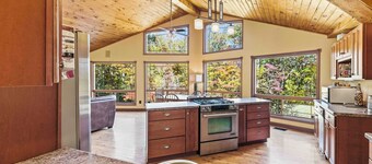 Chimney Mountain Chalet - Free Spring Night